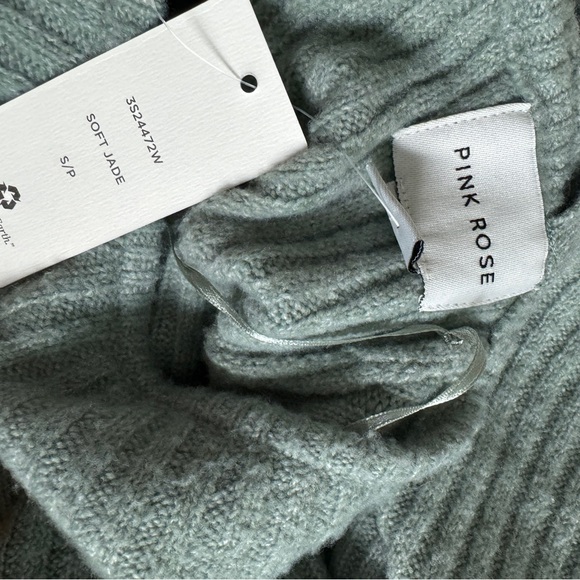 NWT Pink Rose Sweater Gray Size S - Picture 3 of 3